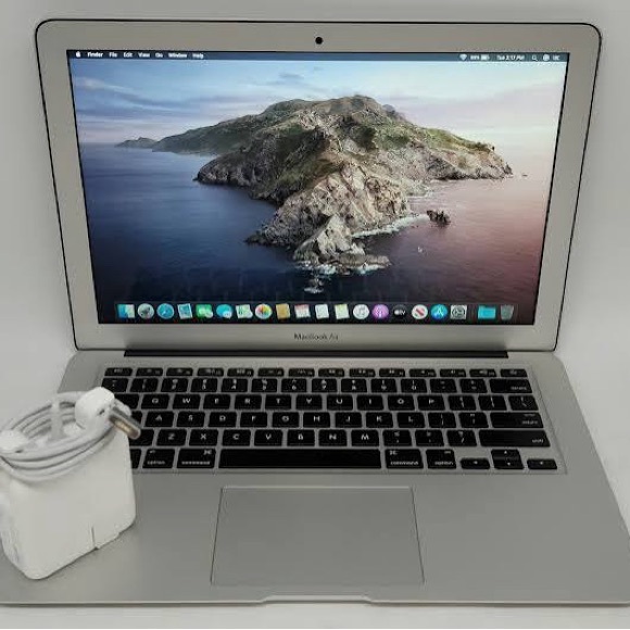 Handbags - 🚨 FREE Apple MacBook Now 🚨 follow @theBagriculture IG